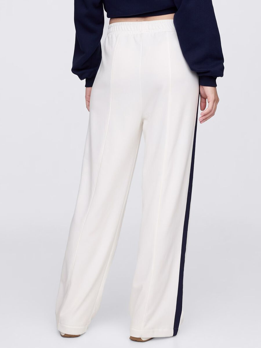 Pantaloni bianchi in misto cotone con logo GAP_2
