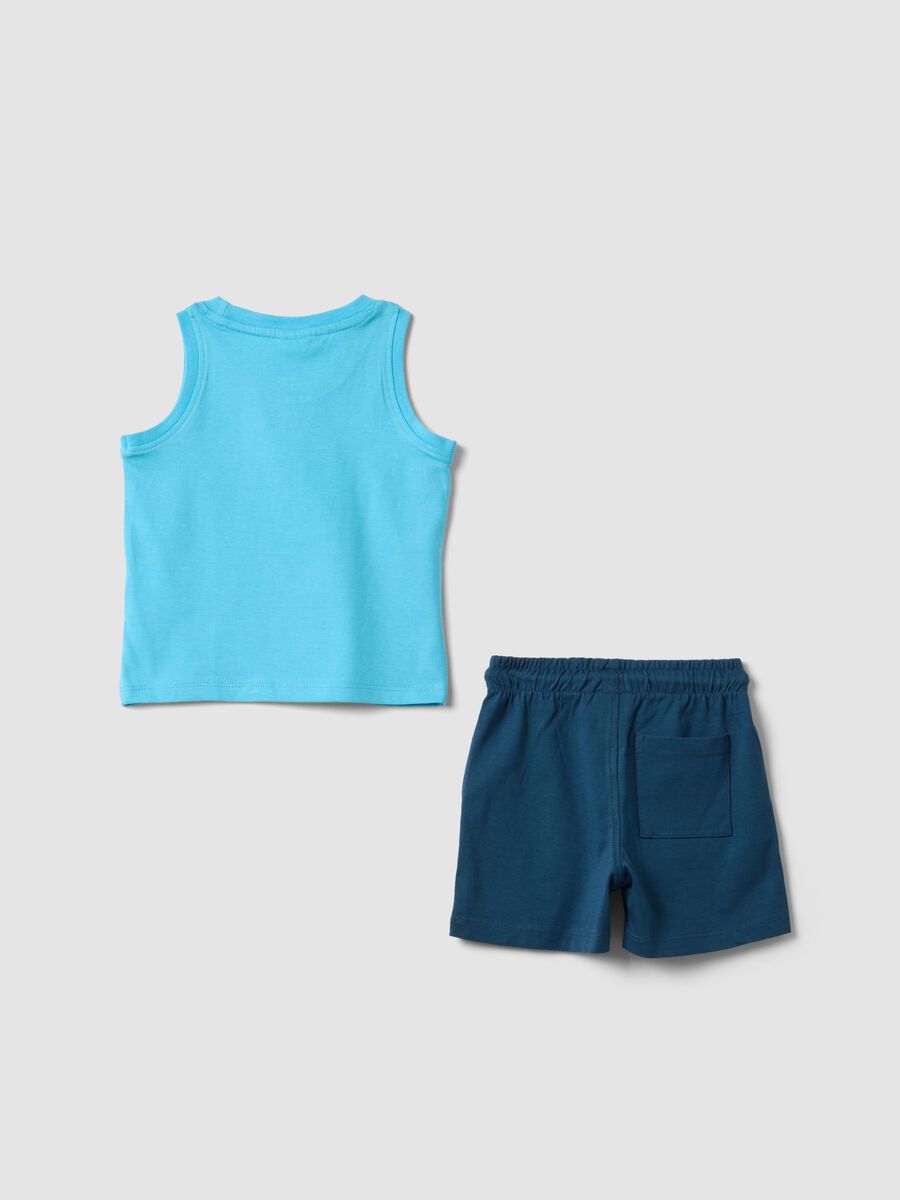 Completo azzurro in puro cotone con top e shorts_1