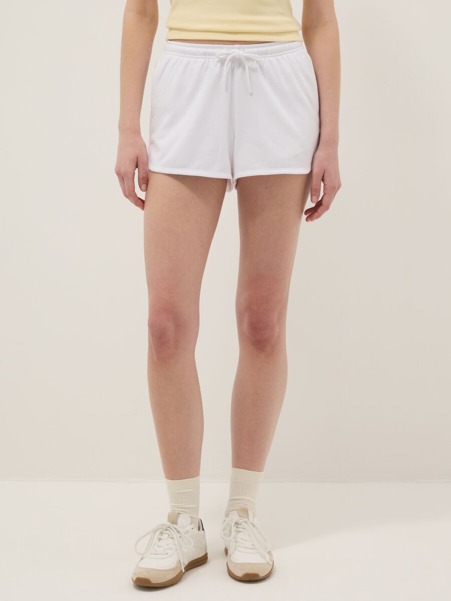 White cotton-blend regular-fit shorts with drawstring_1