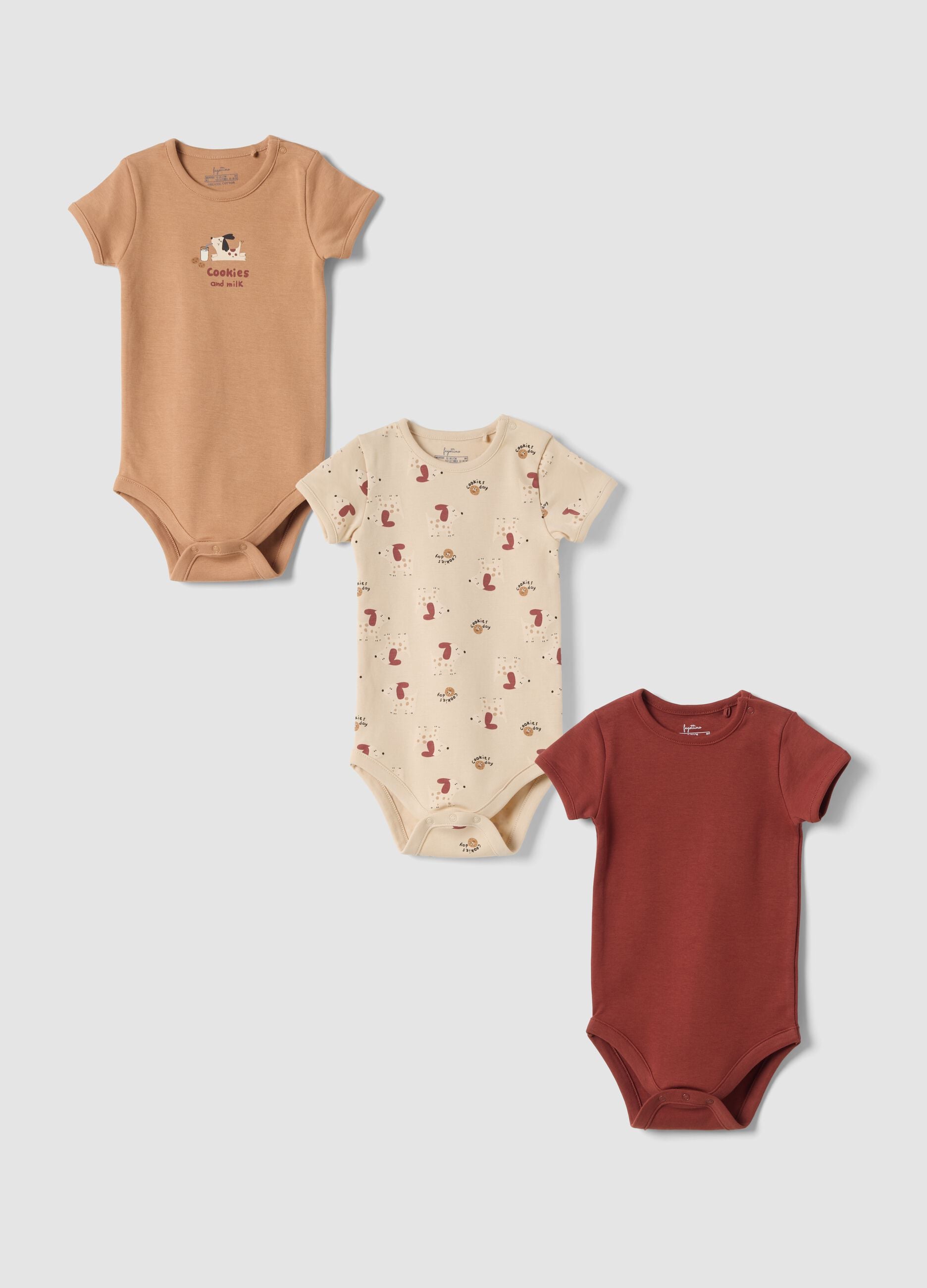 3-pack beige and red organic cotton crew-neck bodysuits