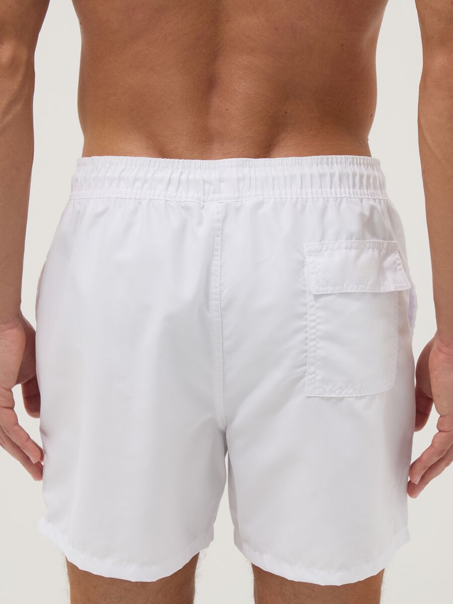 White swim shorts with drawstring_3