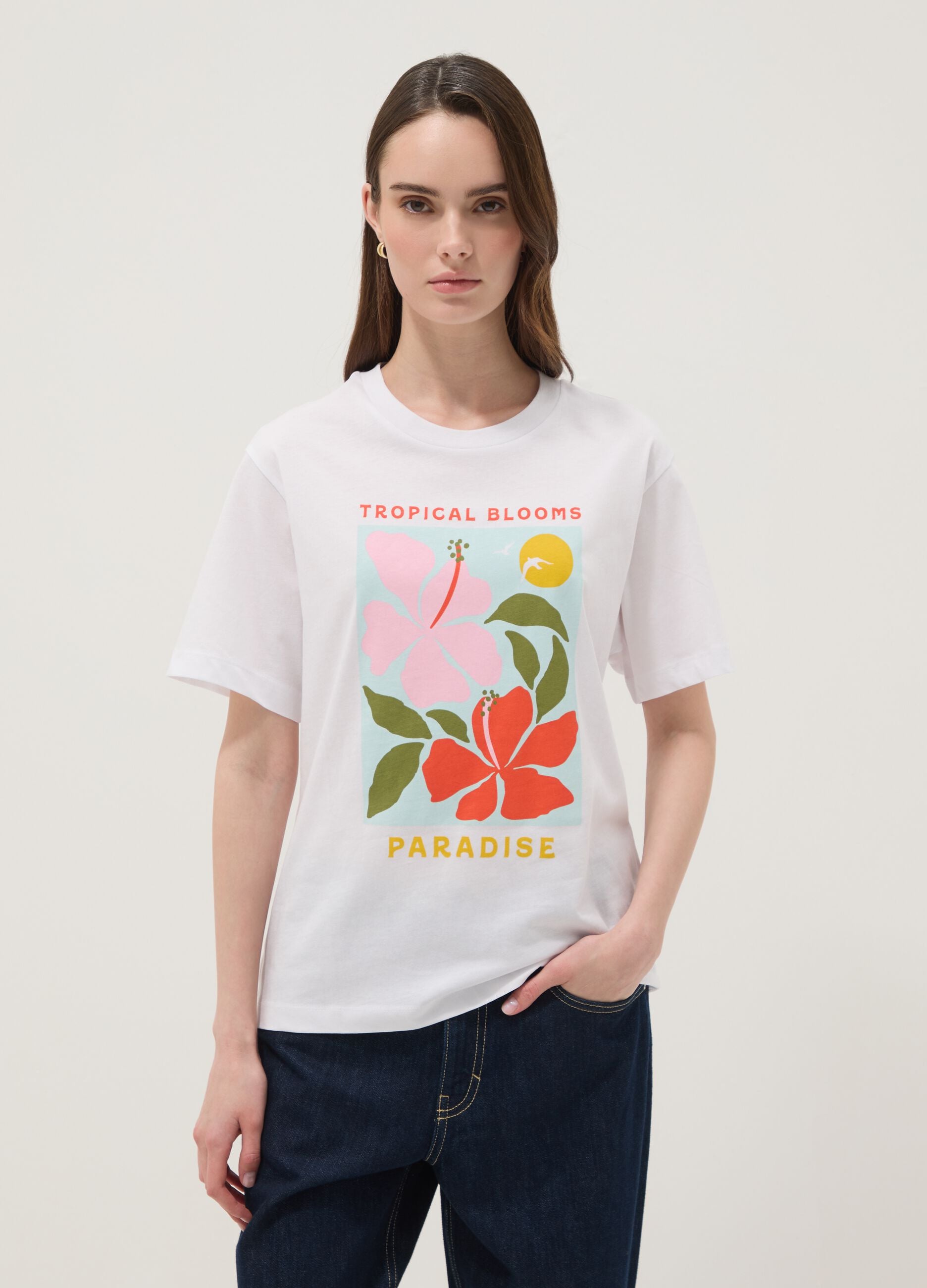 White pure cotton T-shirt with floral print, regular fit
