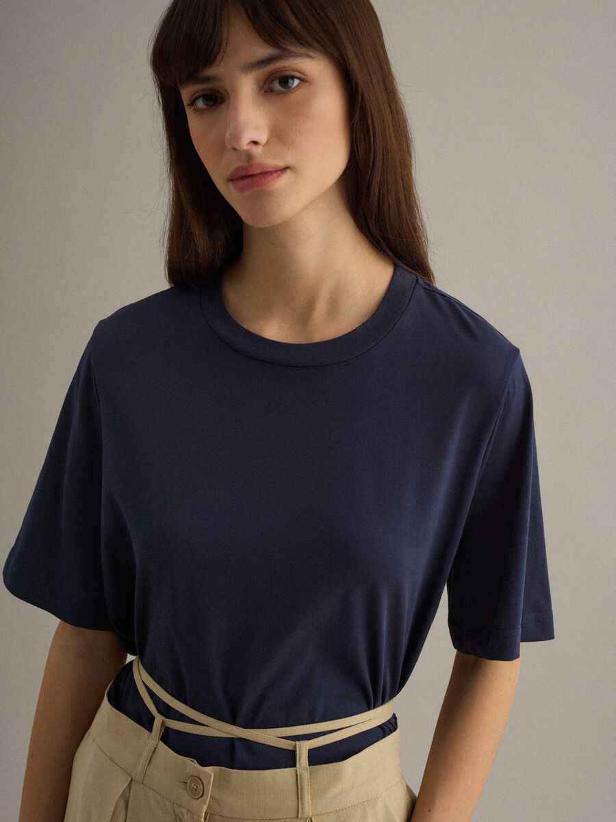 T-shirt a maniche corte in misto cotone blu regular fit_0