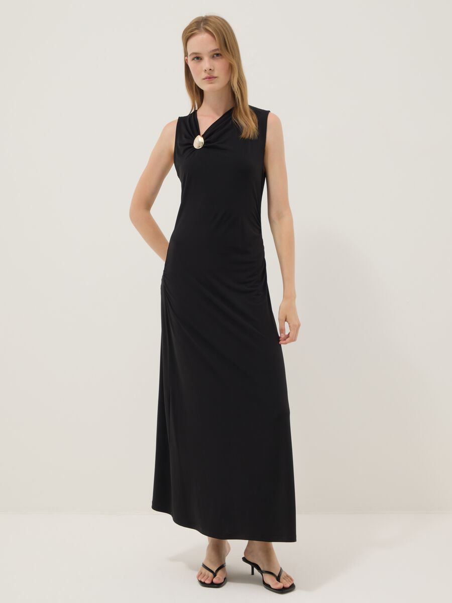 Black sleeveless stretch midi dress_1