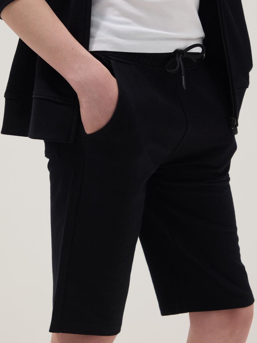 Black cotton-blend boys&rsquo; comfort-fit shorts_2