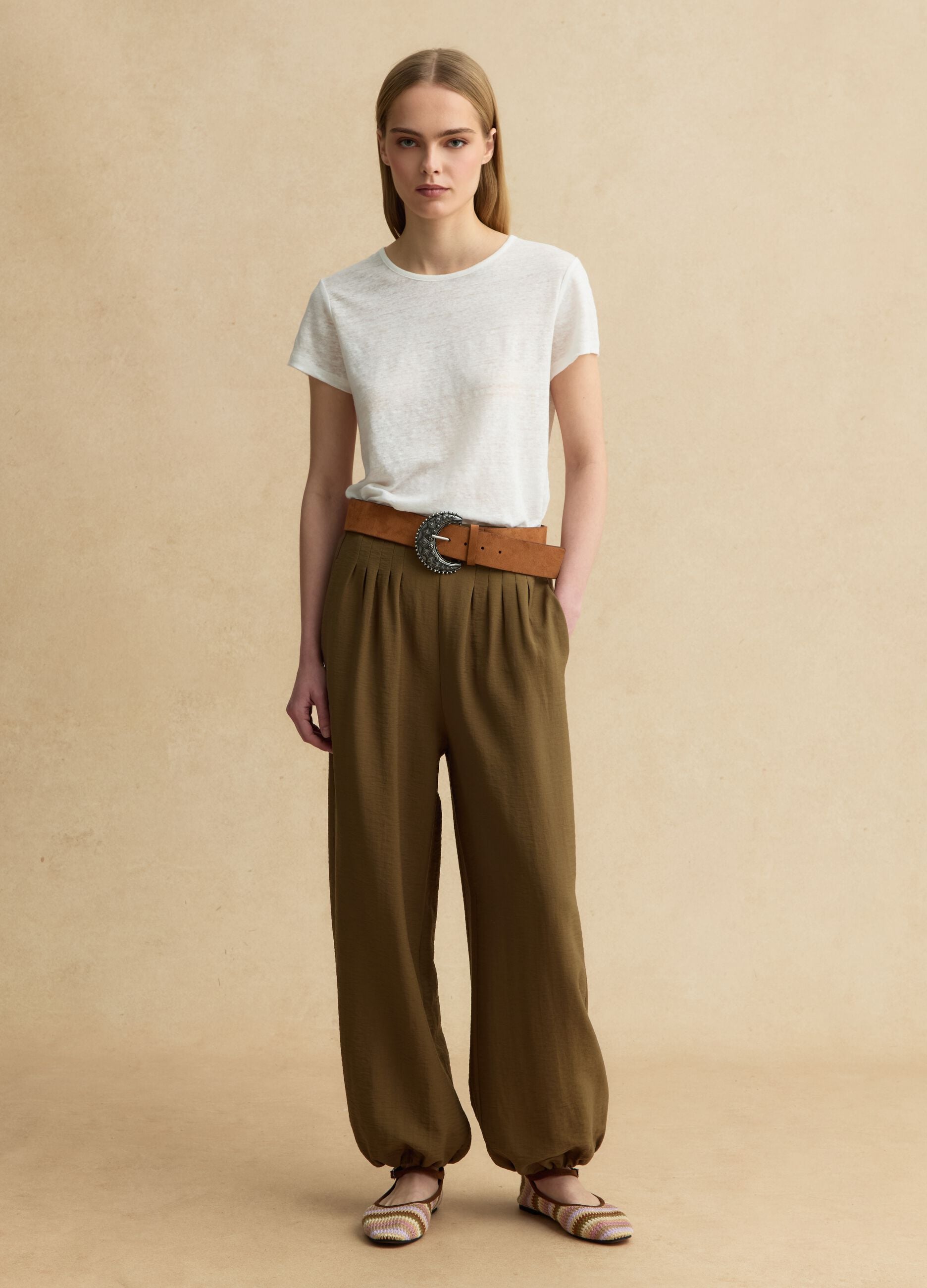 White pure linen short-sleeve T-shirt, regular fit