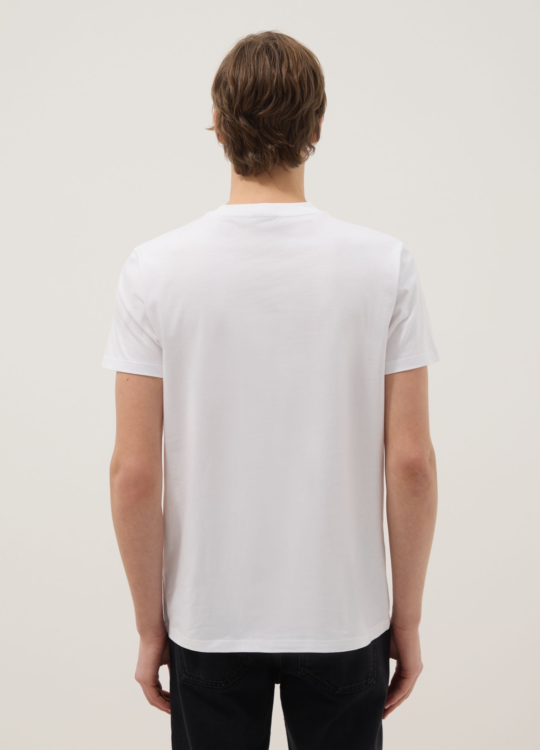 White pure cotton regular fit t-shirt with Hard Rock Cafe logo