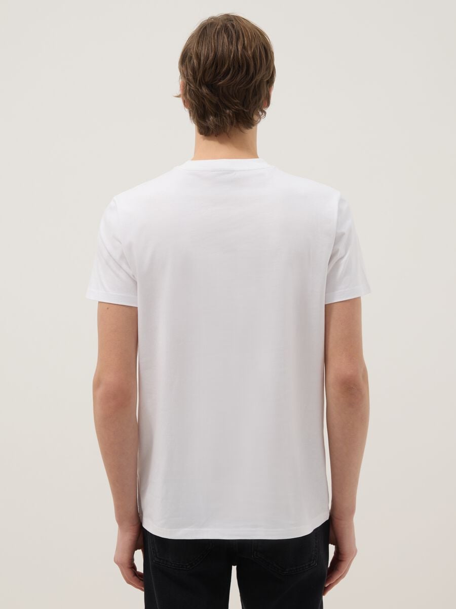 White pure cotton regular fit t-shirt with Hard Rock Cafe logo_2