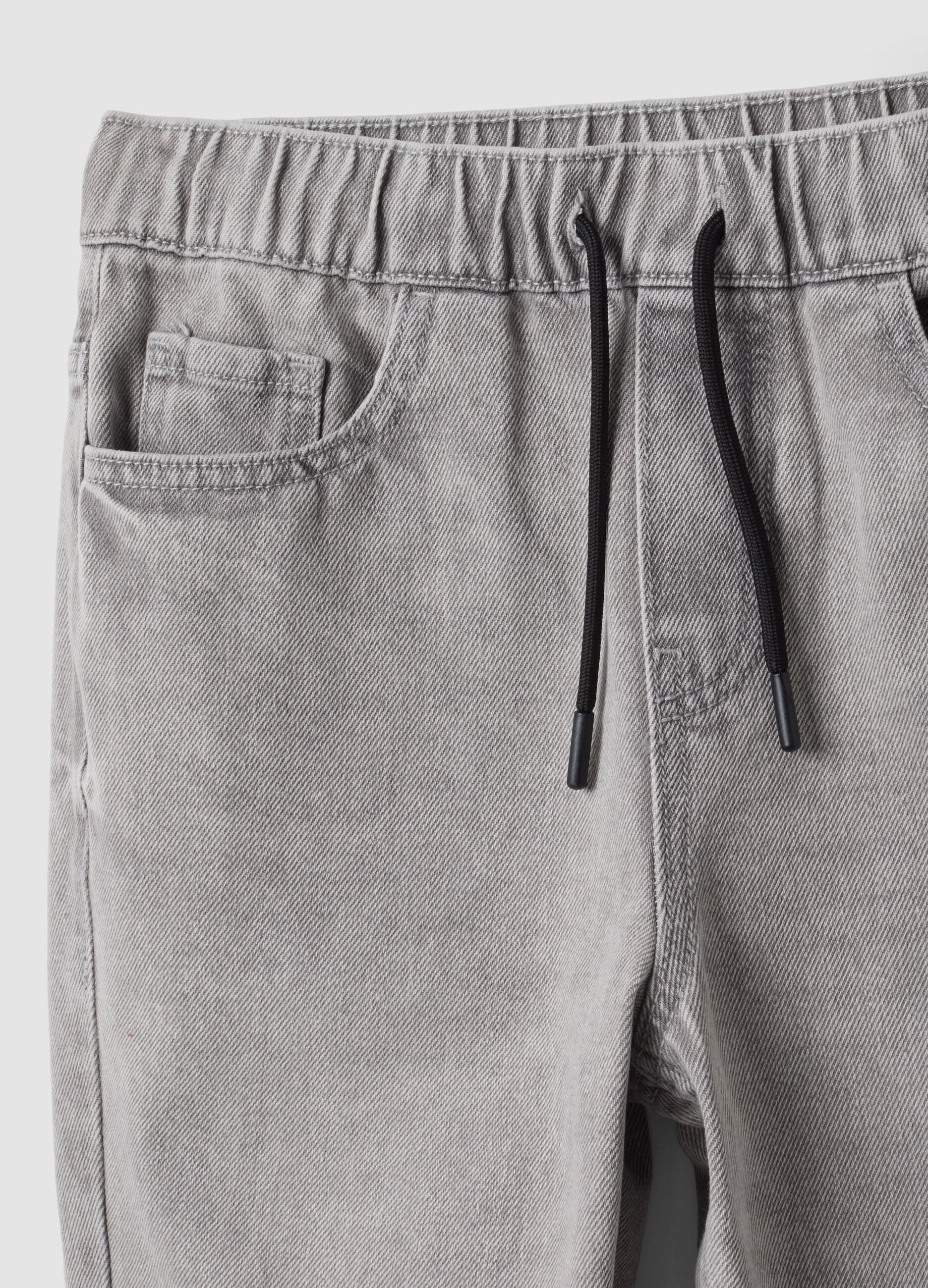 Grey jog denim in a cotton and viscose blend, relaxed fit for boys