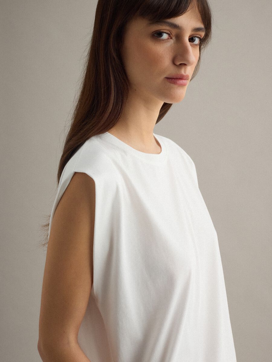 White Sleeveless Cotton-Blend Regular Fit T-shirt_1