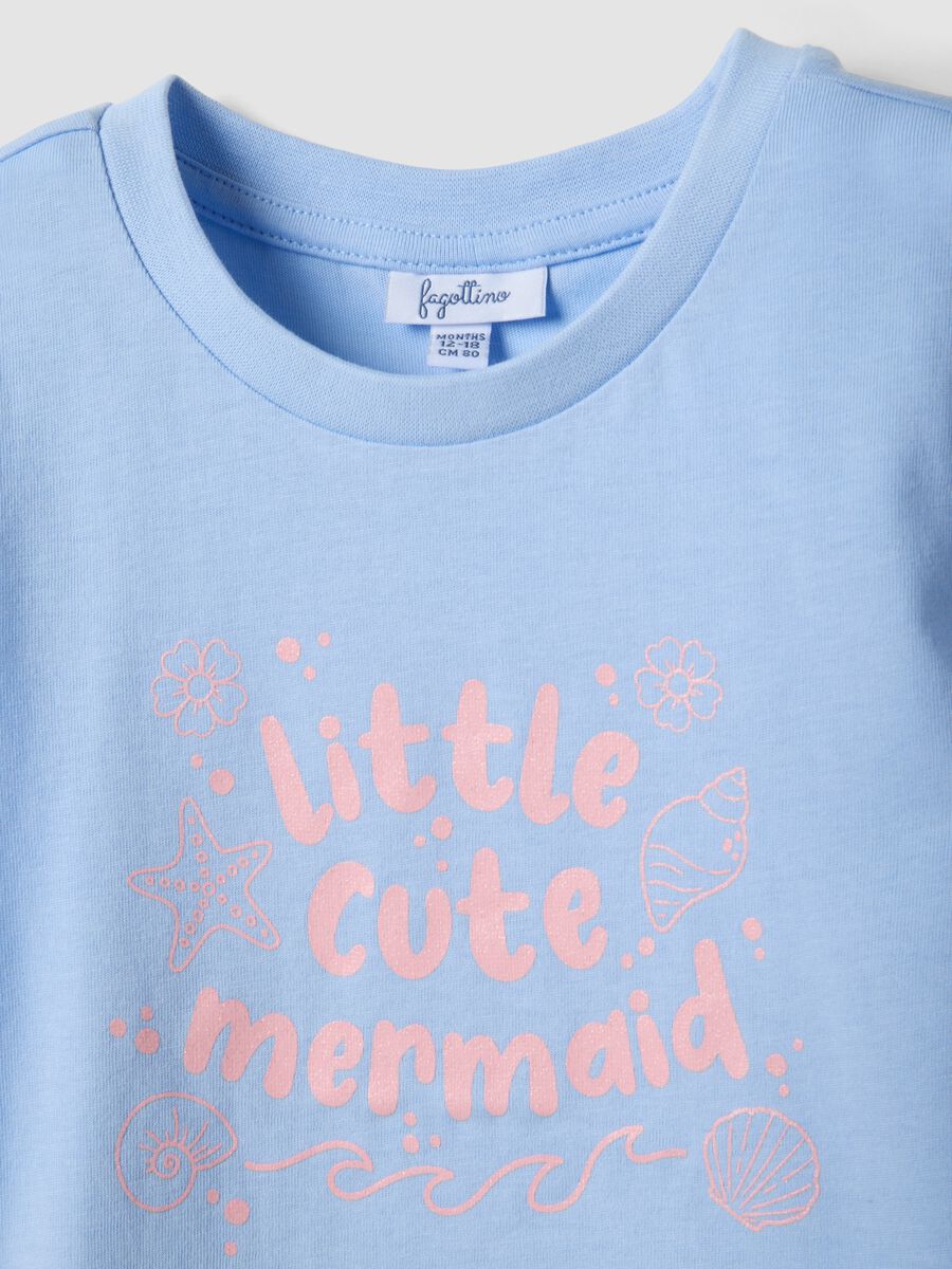 T-shirt azzurra in puro cotone organico da bimba con stampa marina_2