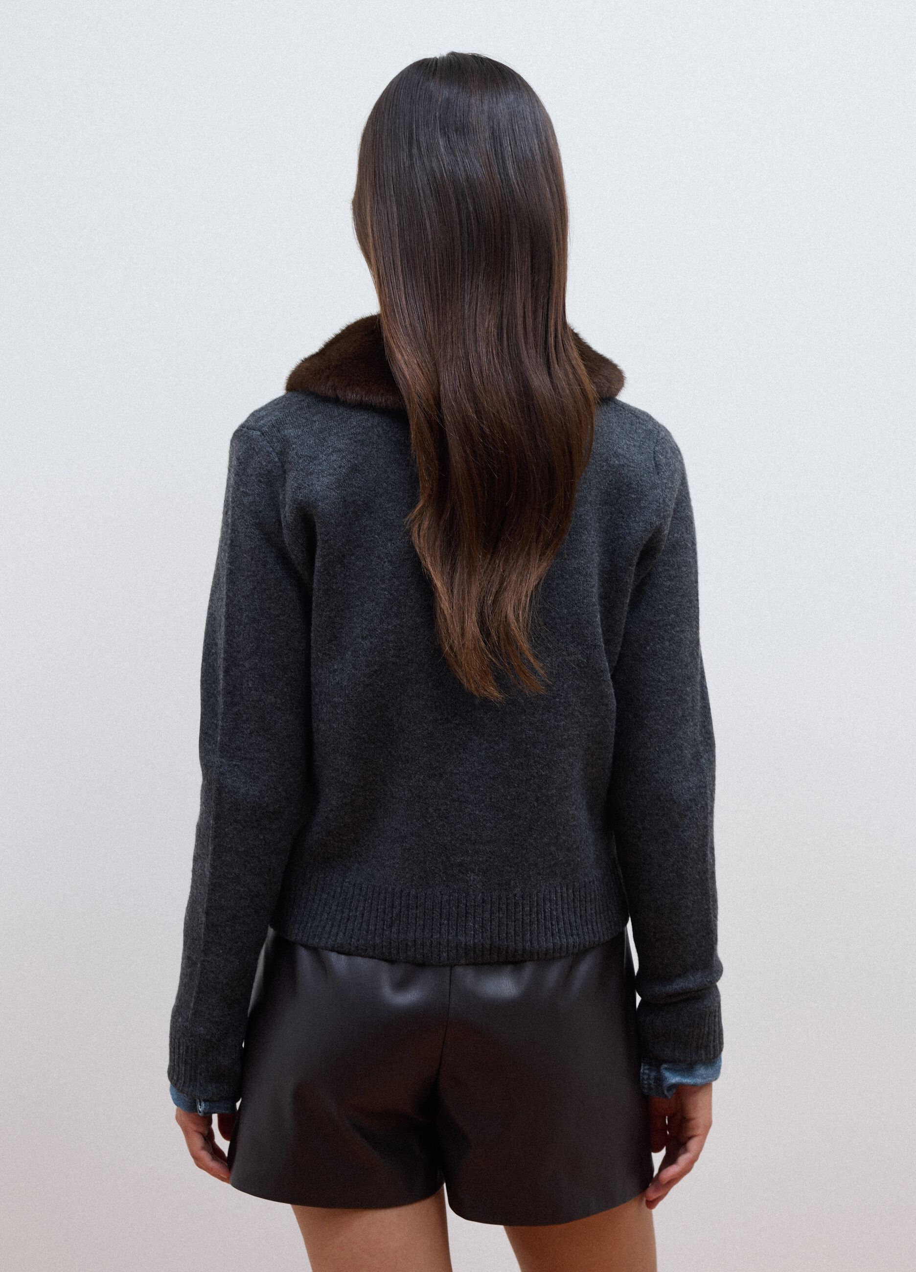 Grey cardigan with contrast collar, regular fit