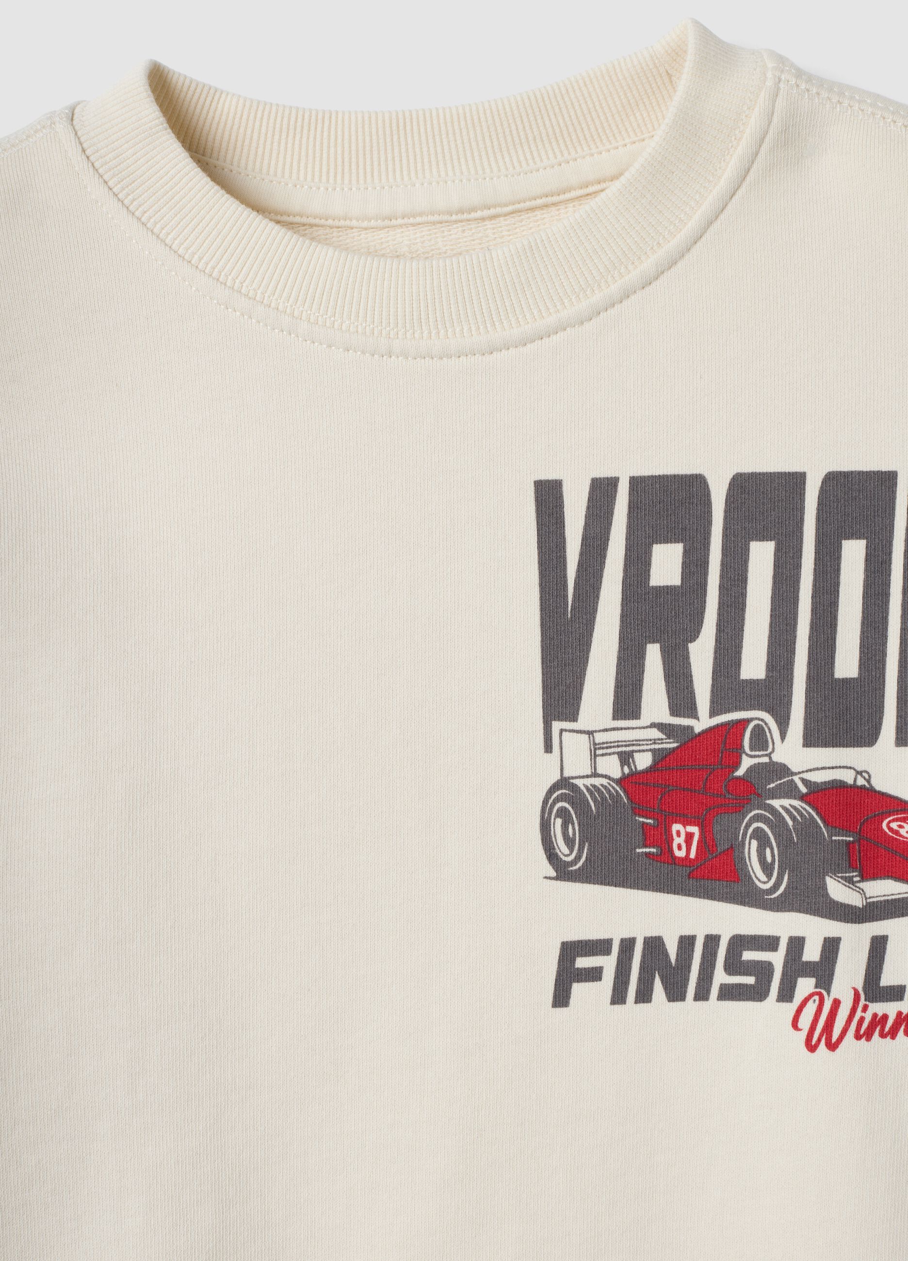 White 100% cotton crew-neck sweatshirt with racing print, oversized fit