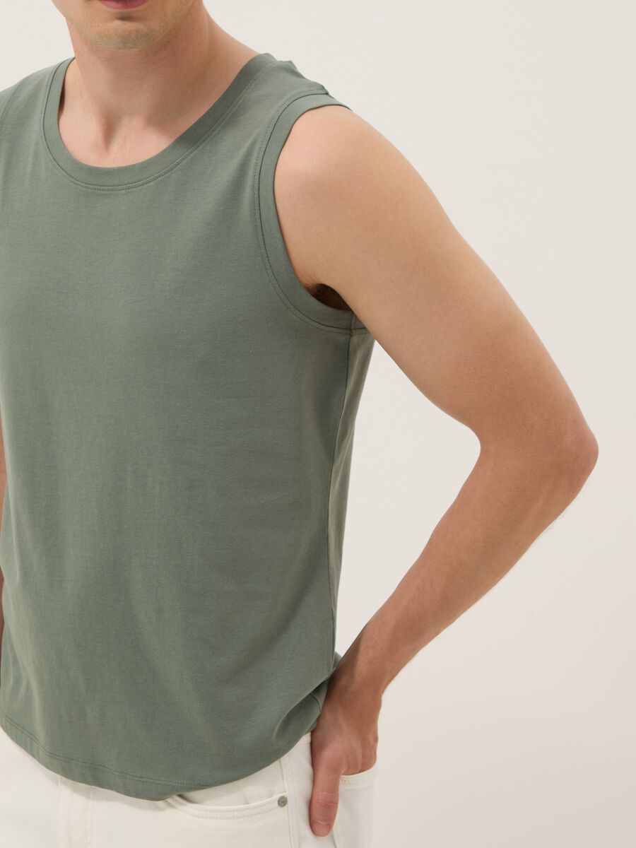 Green crew-neck vest top in pure cotton, regular fit_3