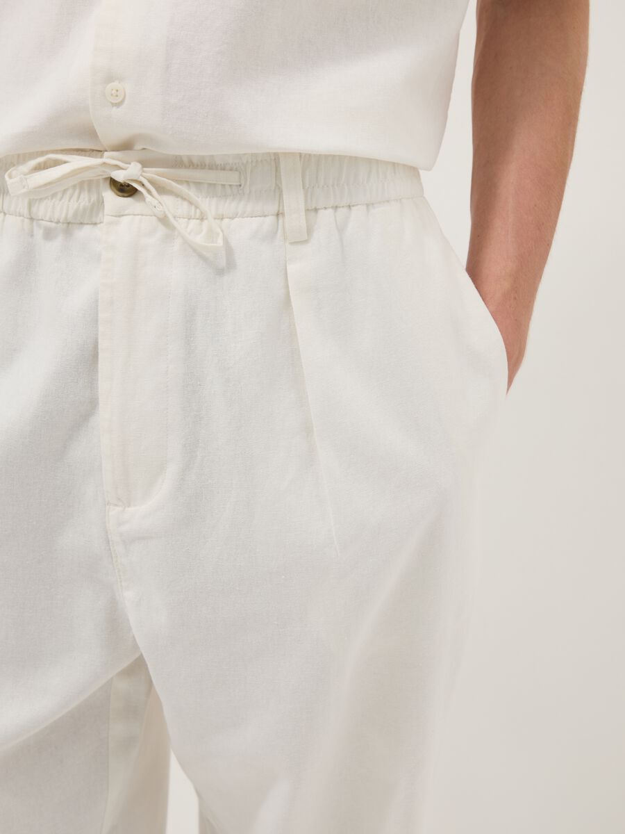 White linen-cotton blend trousers with elasticated waistband_3