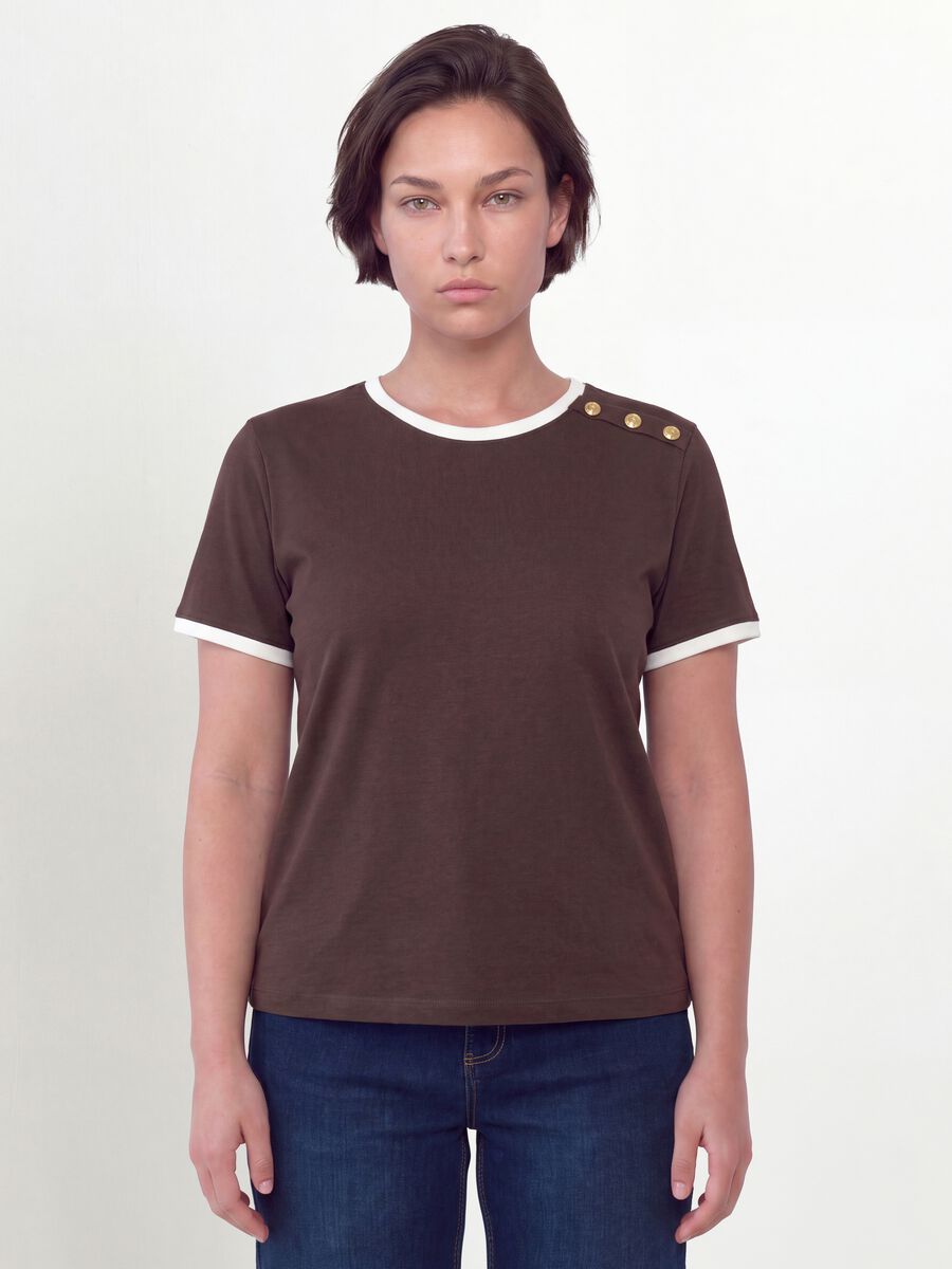 T-shirt marrone in puro cotone con bottoni regular fit_0