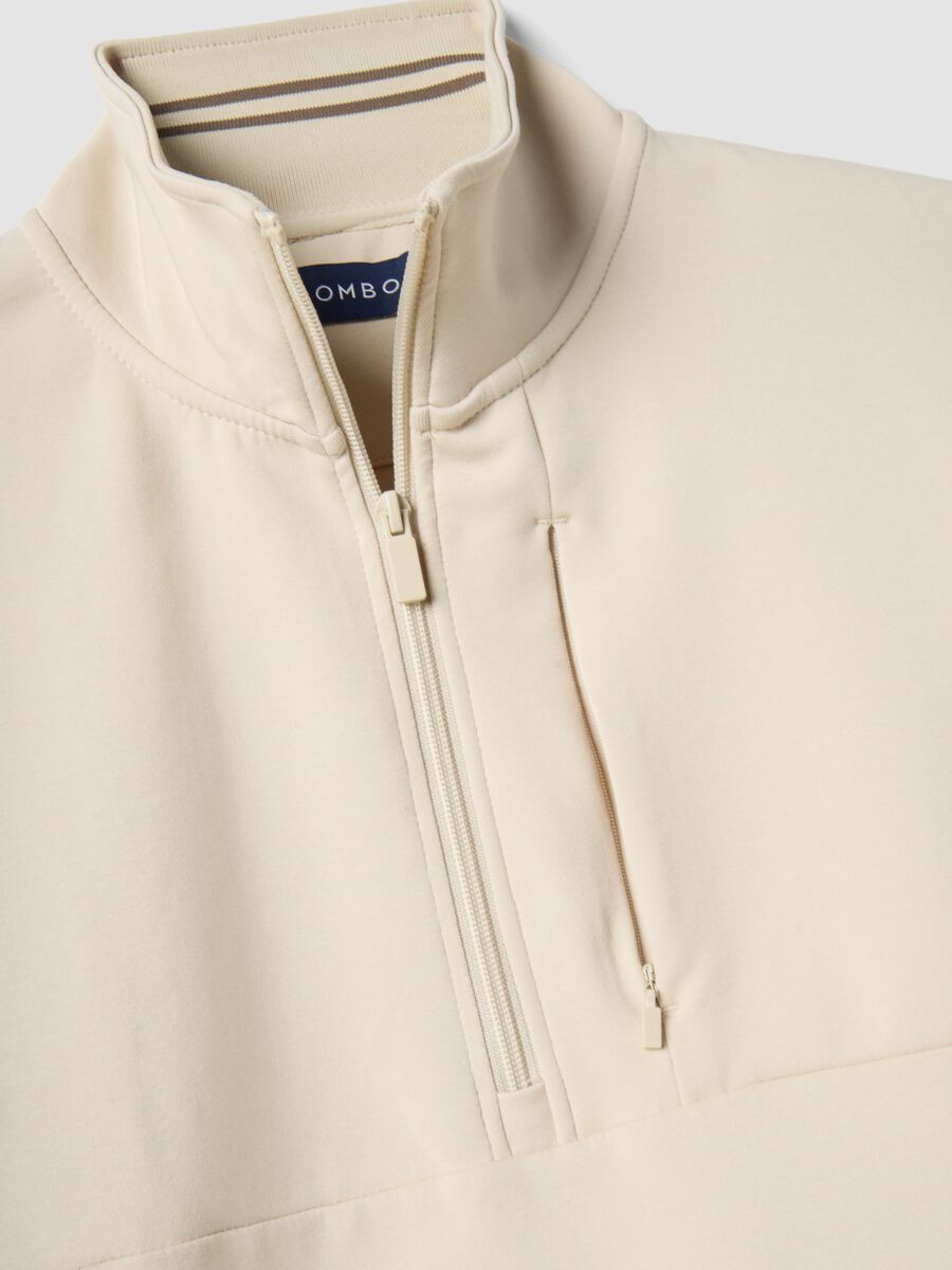 Felpa in misto cotone elasticizzato beige regular fit con mezza zip_5