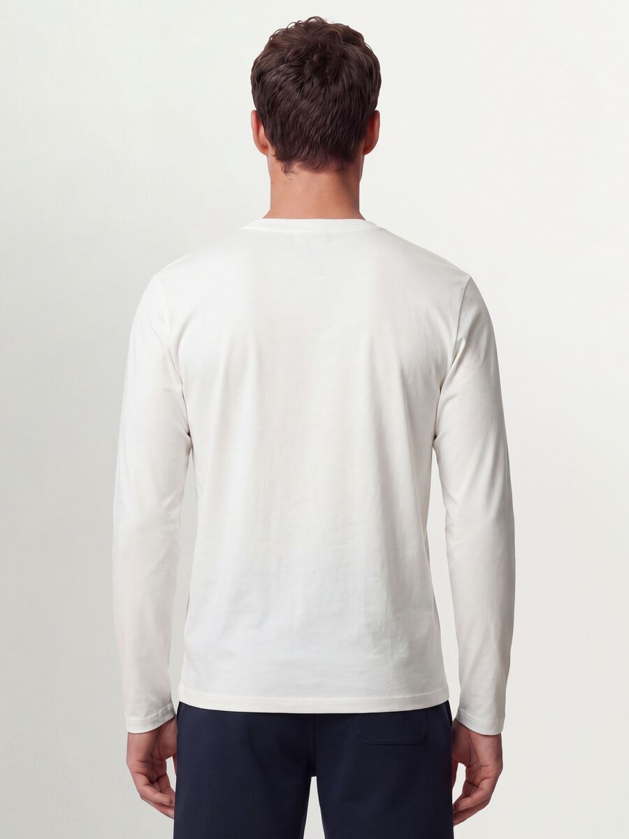 White long-sleeve T-shirt in pure organic cotton with crew neck_3