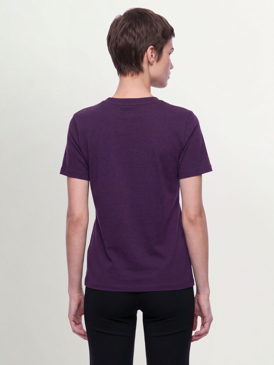 T-shirt viola in puro cotone organico a girocollo regular fit_2
