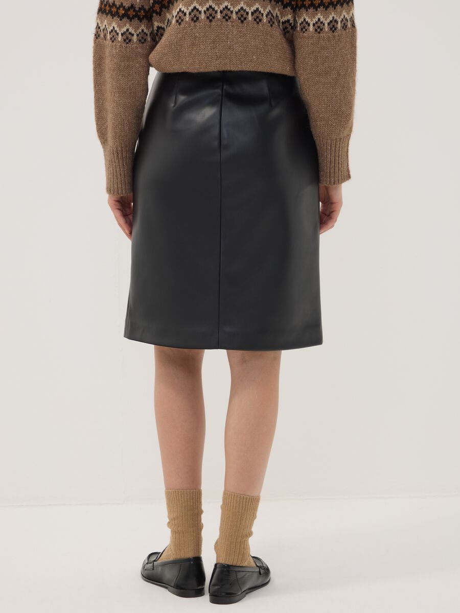 Black lined midi skirt with front slit_3