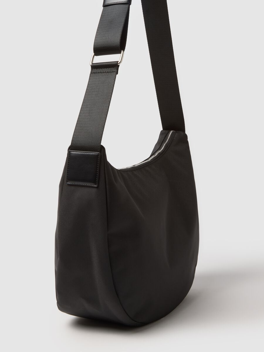 Black crossbody bag with adjustable strap_3