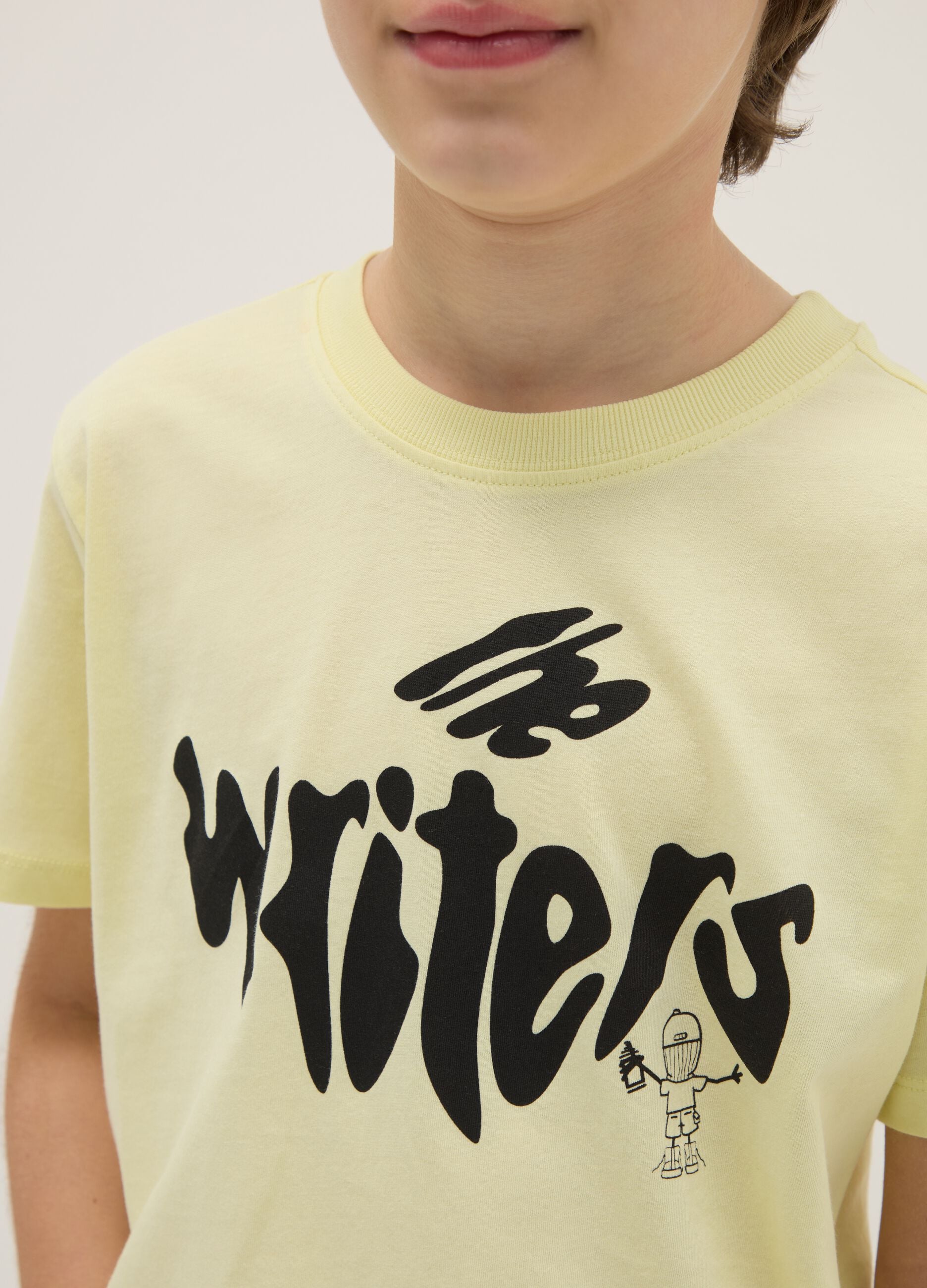 Boy's yellow pure cotton regular fit T-shirt with lettering
