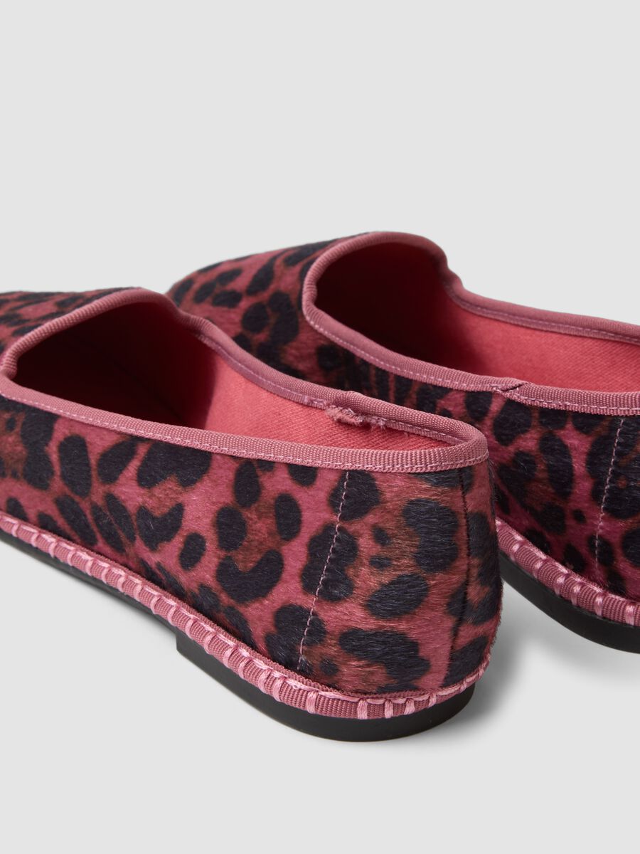 Classic pink Friulane with animal print_2