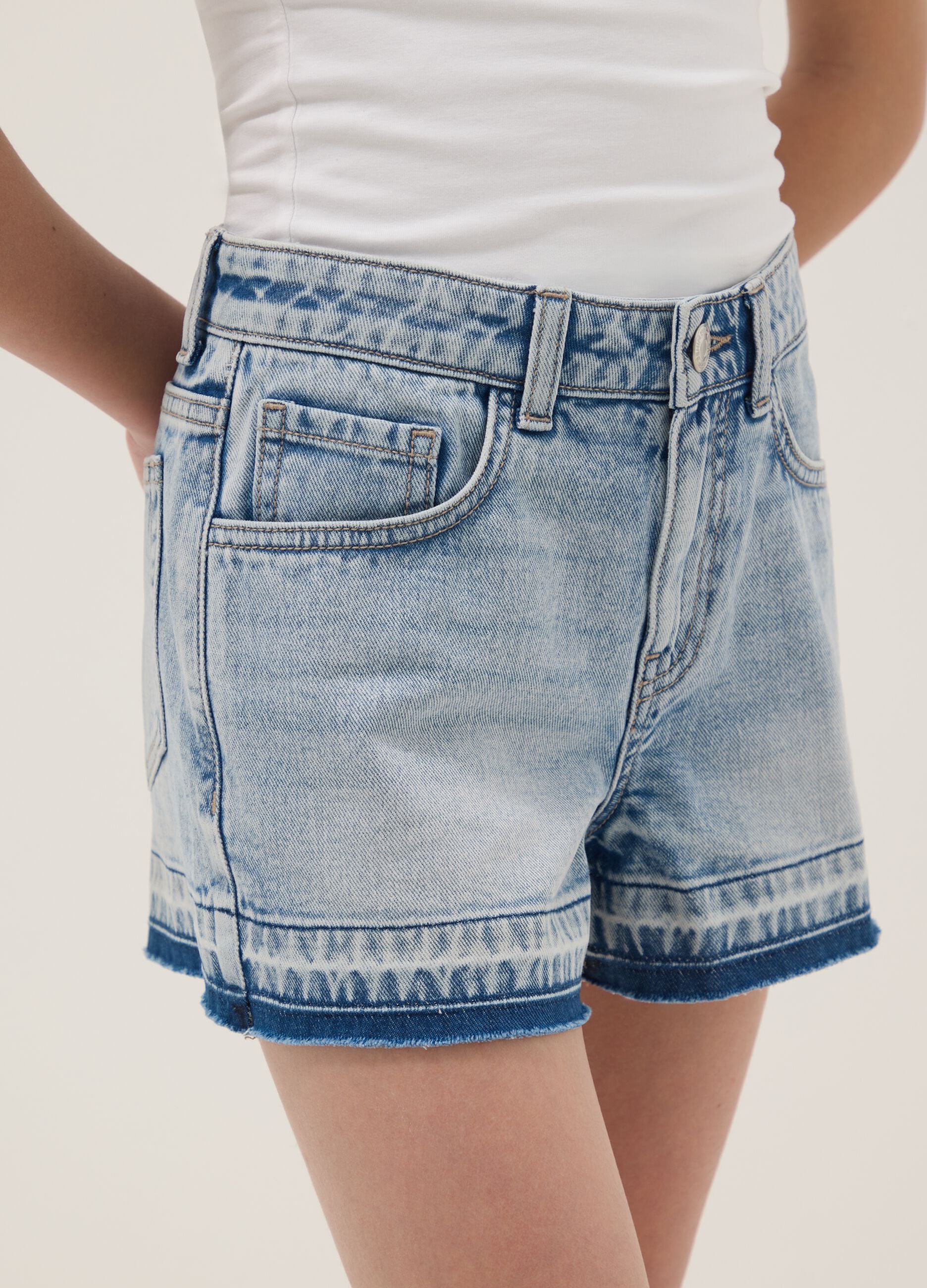 Blue pure cotton denim shorts for girls &ndash; straight fit