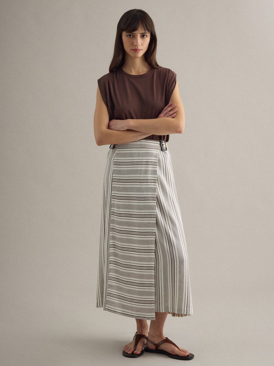 T-shirt marrone a maniche corte in misto cotone_2