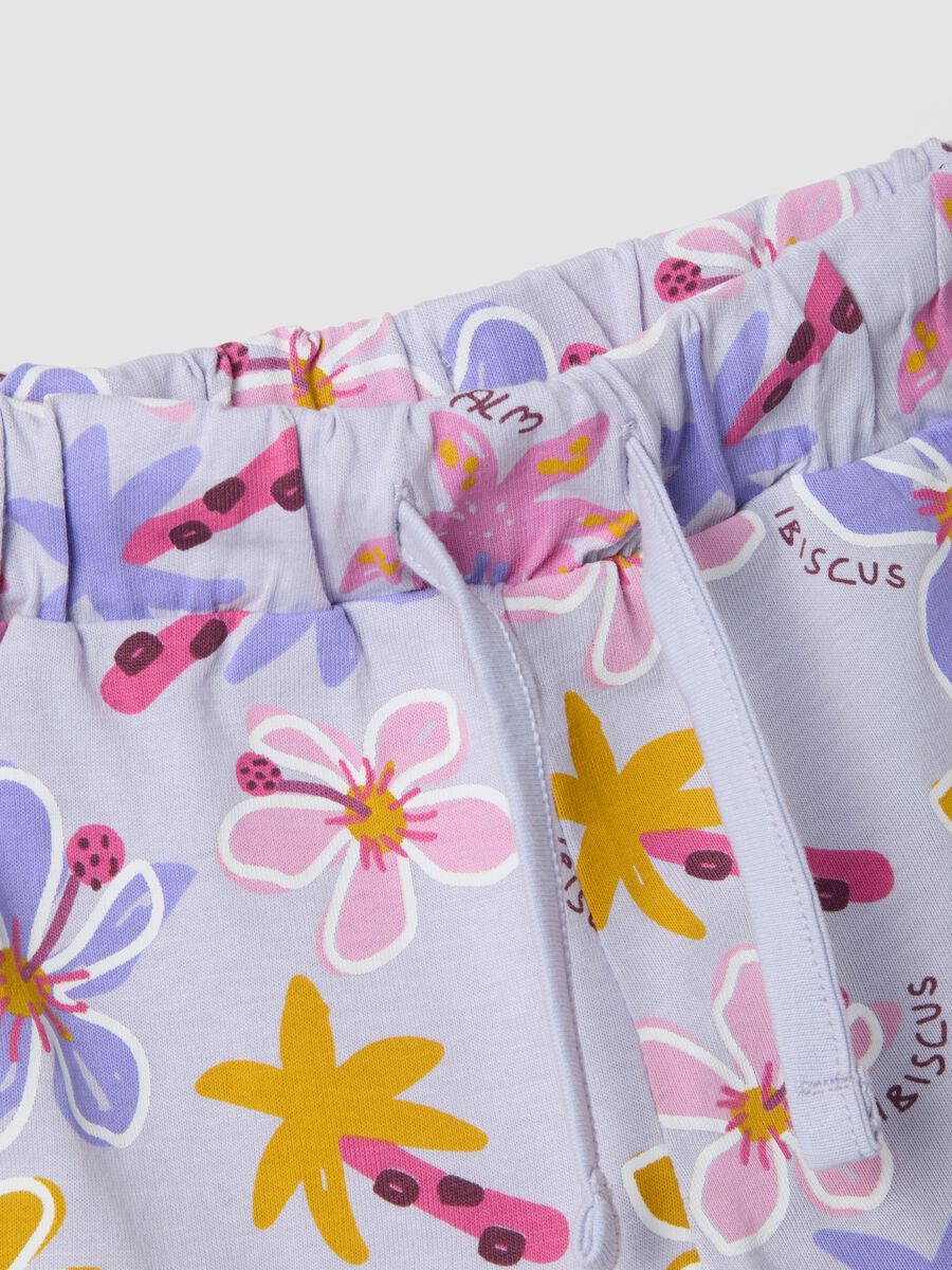 Purple organic cotton floral shorts for baby girl_2
