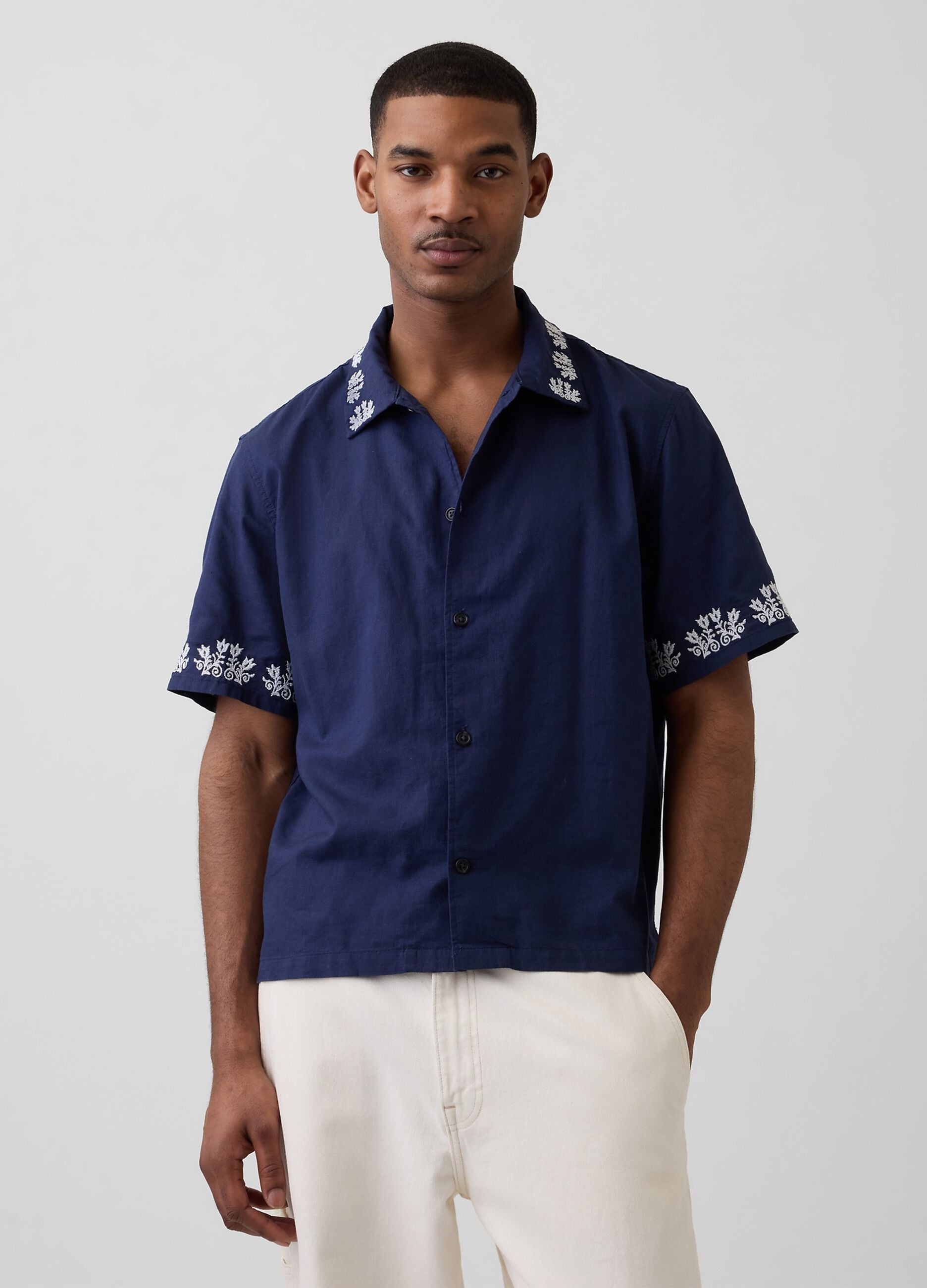 Linen and cotton blend shirt with embroidery