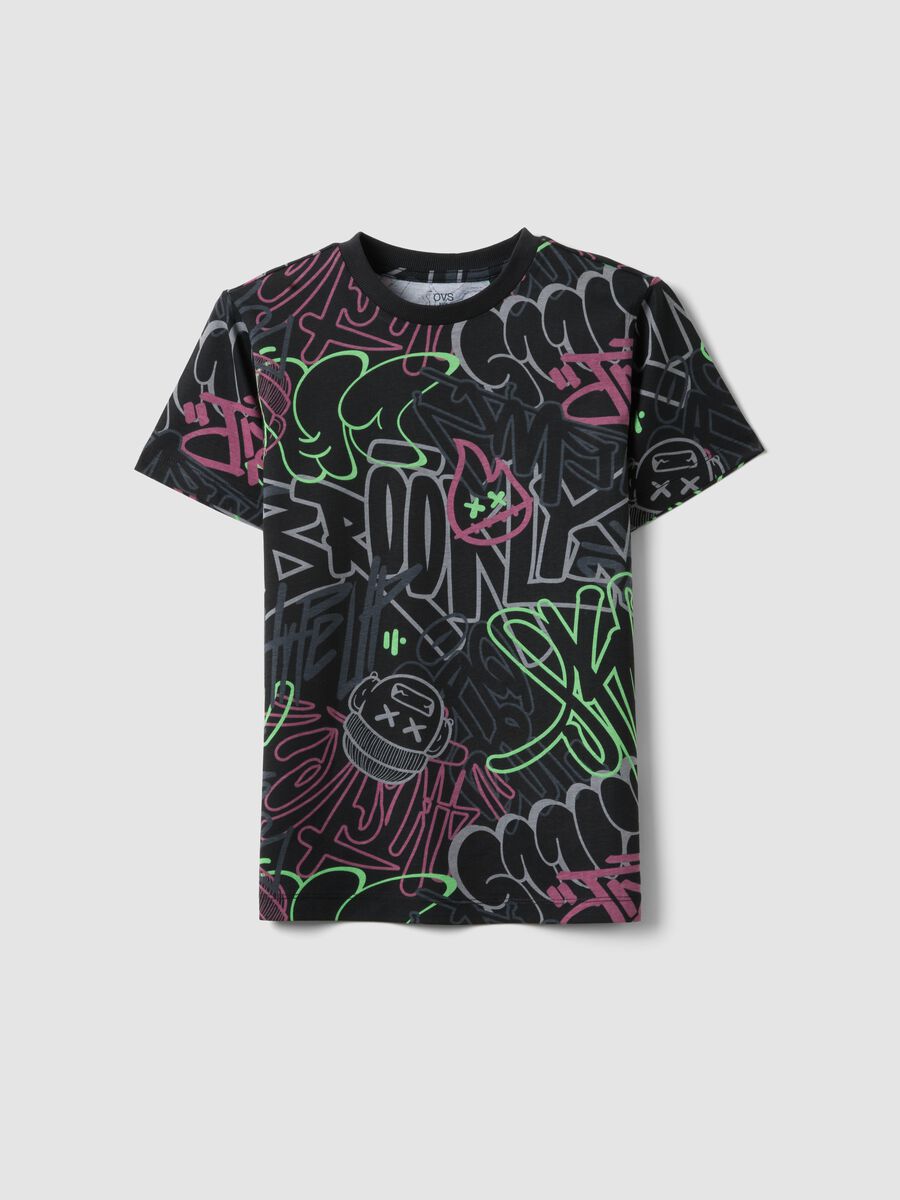 T-shirt multicolor in puro cotone con graffiti da ragazzo regular fit_3