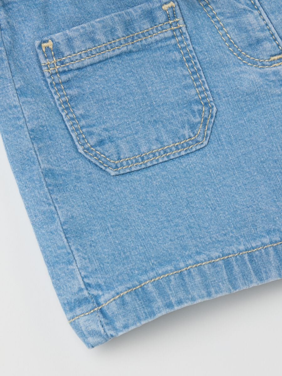 Shorts da bambina blu regular fit con cintura regolabile_3
