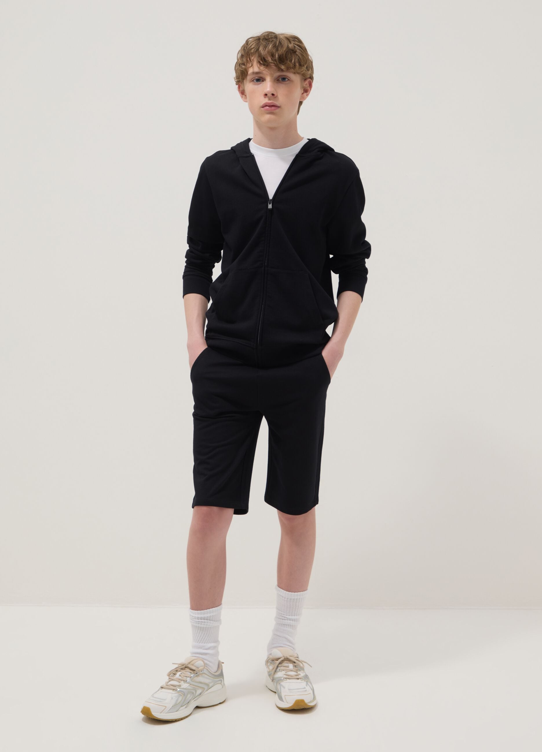 Black cotton-blend boys&rsquo; comfort-fit shorts