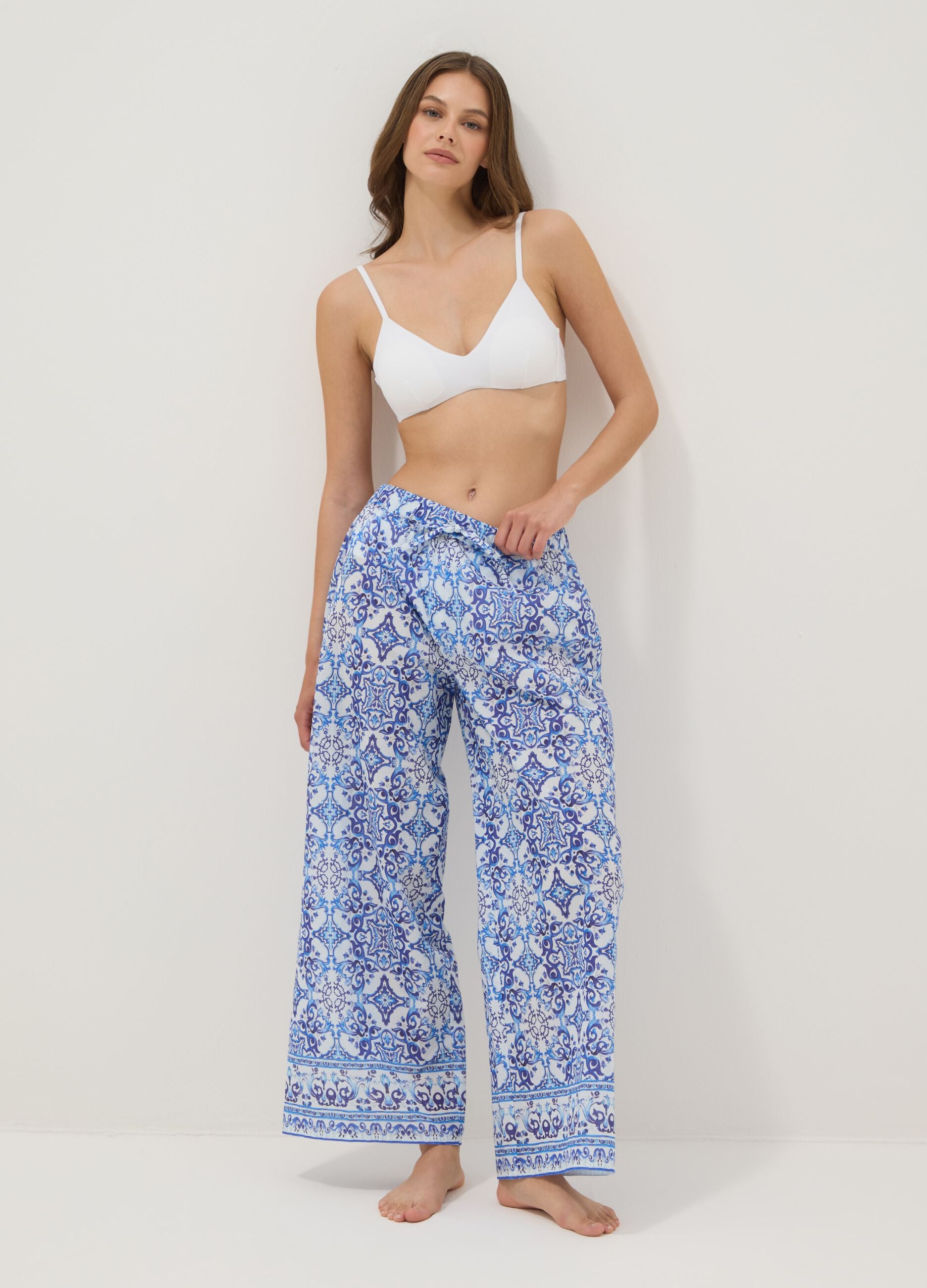 Blue pure cotton trousers with all-over print