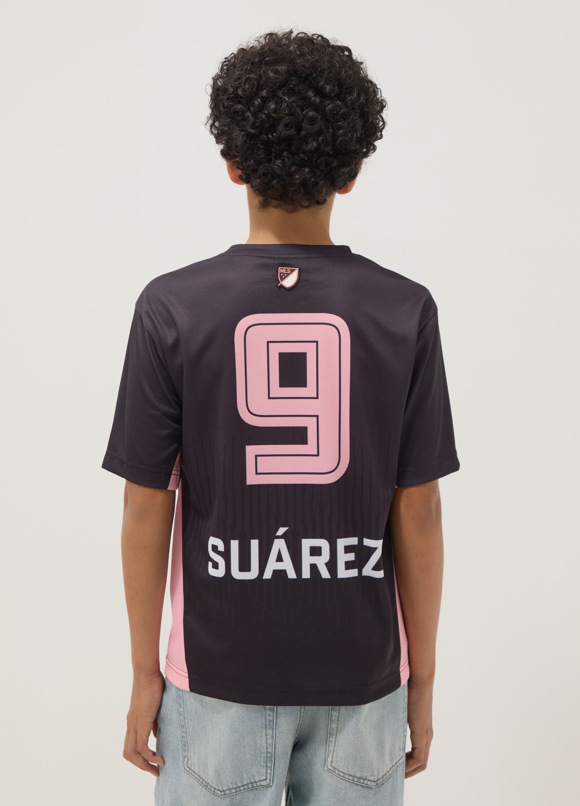 Black short-sleeve T-shirt with pink details, regular fit