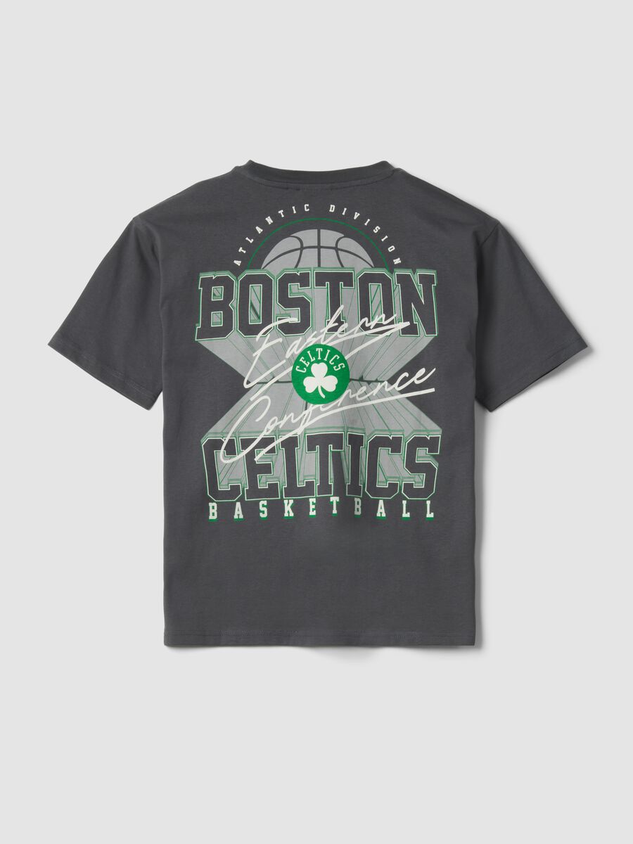 T-shirt in puro cotone grigia da bambino oversize fit Boston Celtics_4