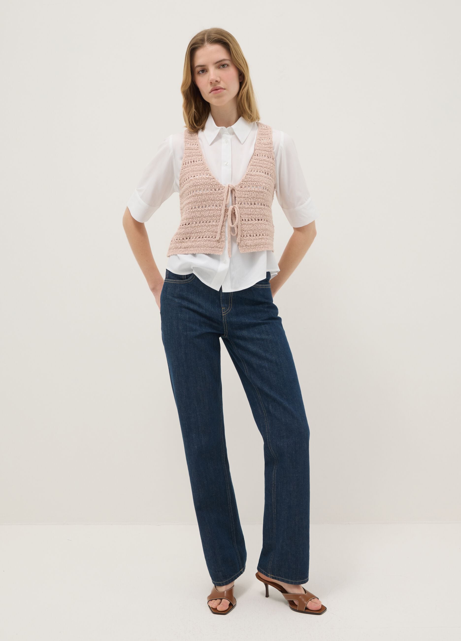 Pink pure cotton regular fit waistcoat with perforated design