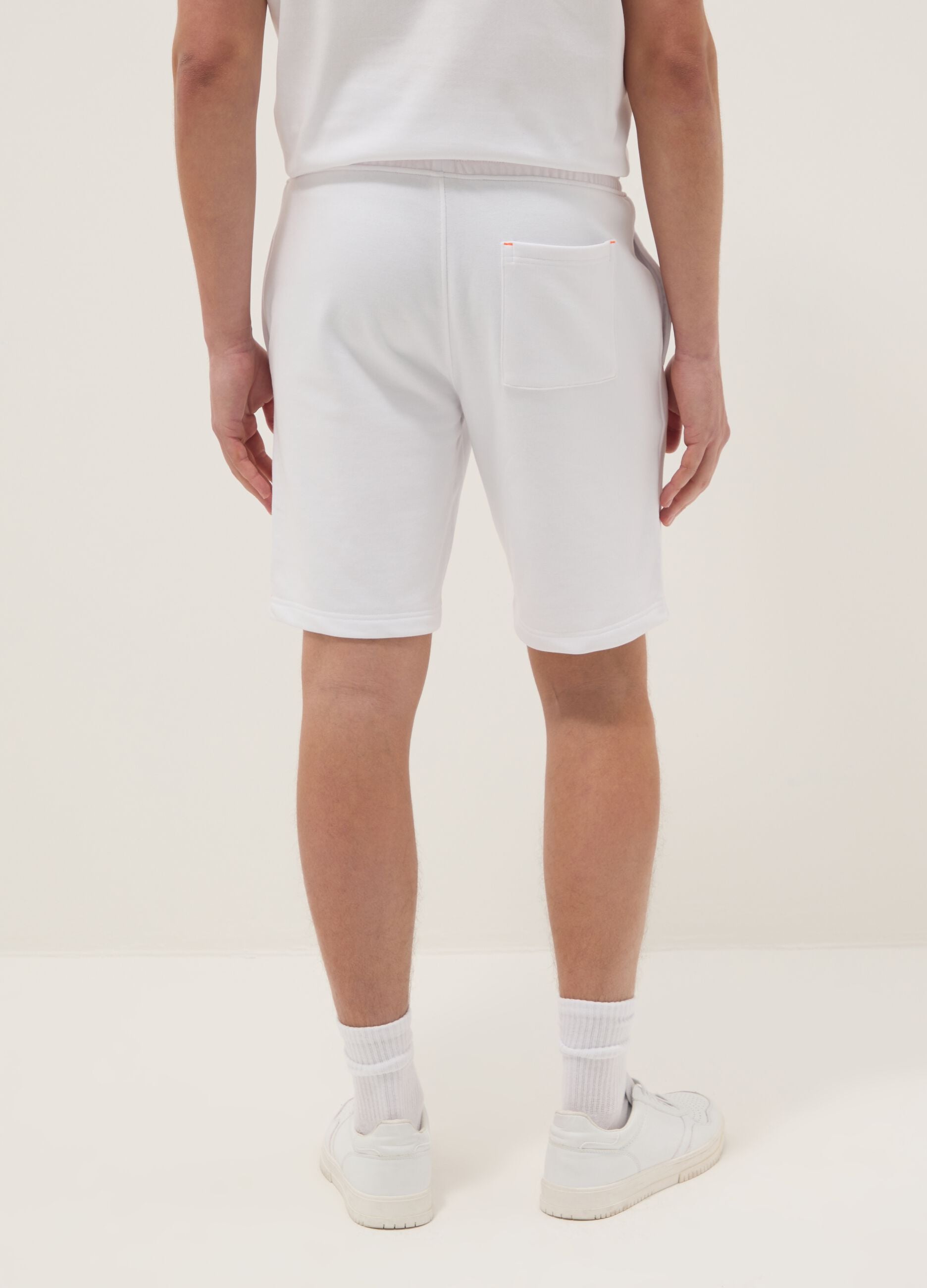 White cotton-blend Bermuda shorts with elasticated waistband