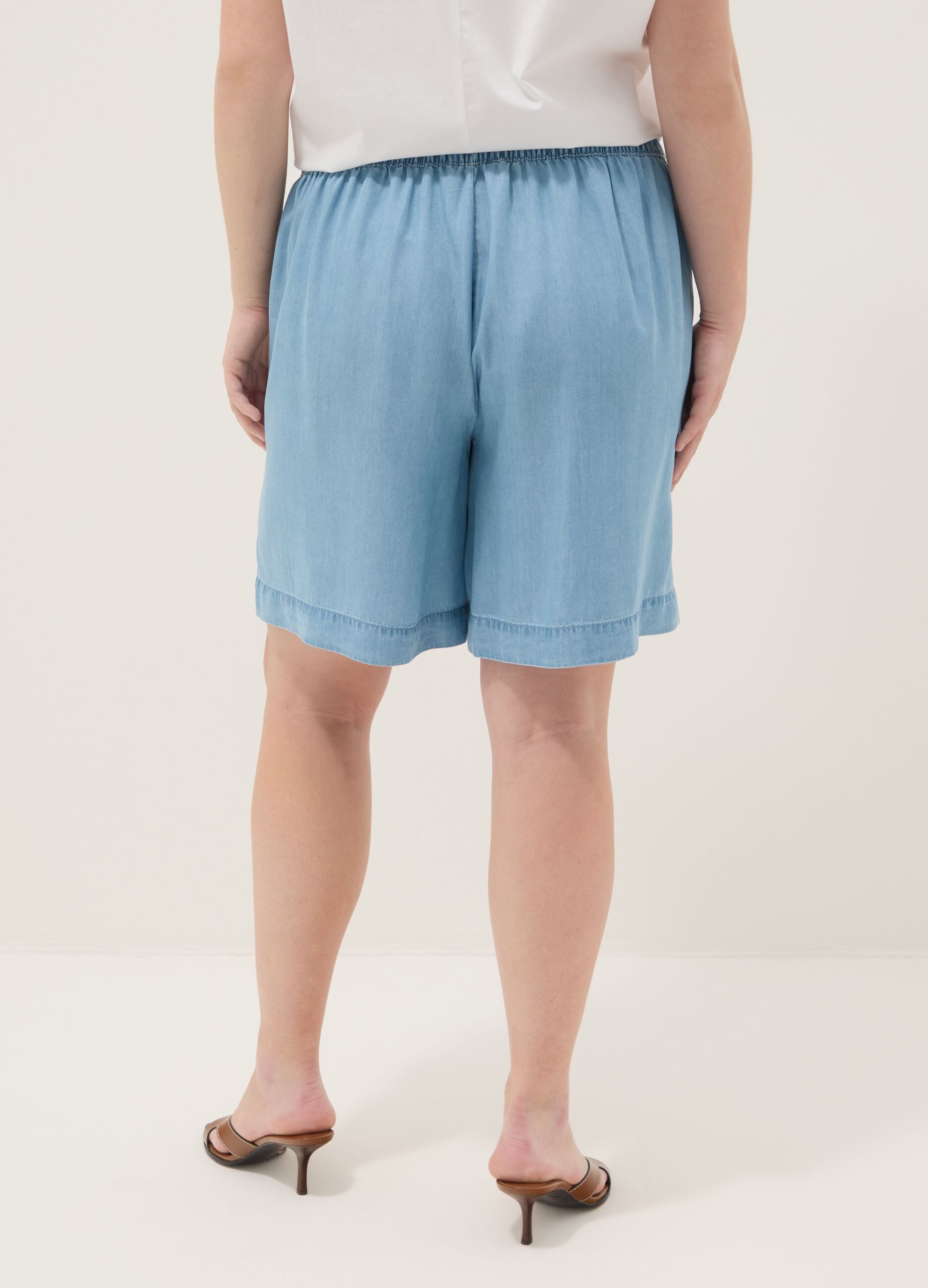 Light blue pure lyocell shorts with elasticated waist, relaxed fit