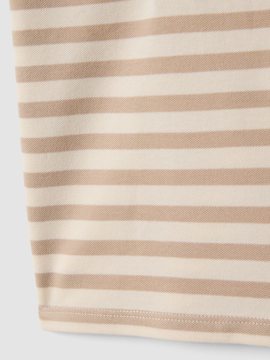 Polo in cotone elasticizzato a righe multicolor con ricamo Topolino_3