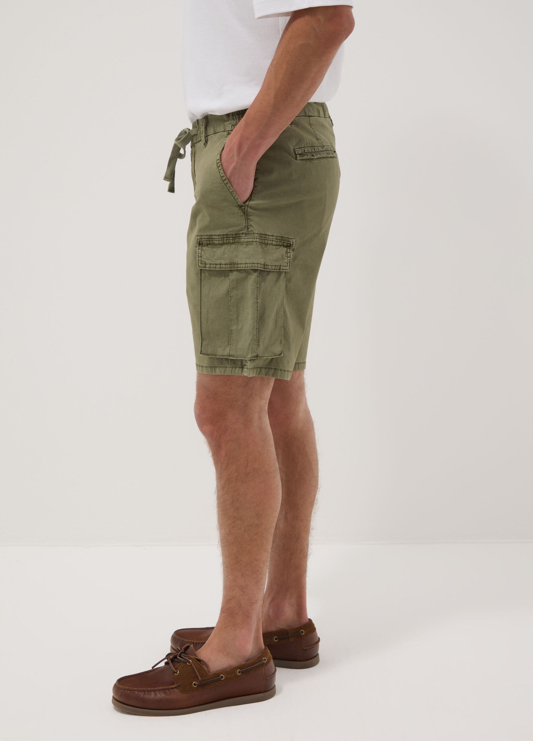 Green stretch cotton cargo Bermuda shorts
