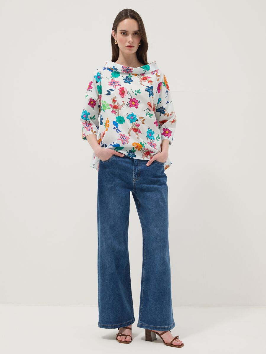White stretch cotton top with floral print, regular fit_2