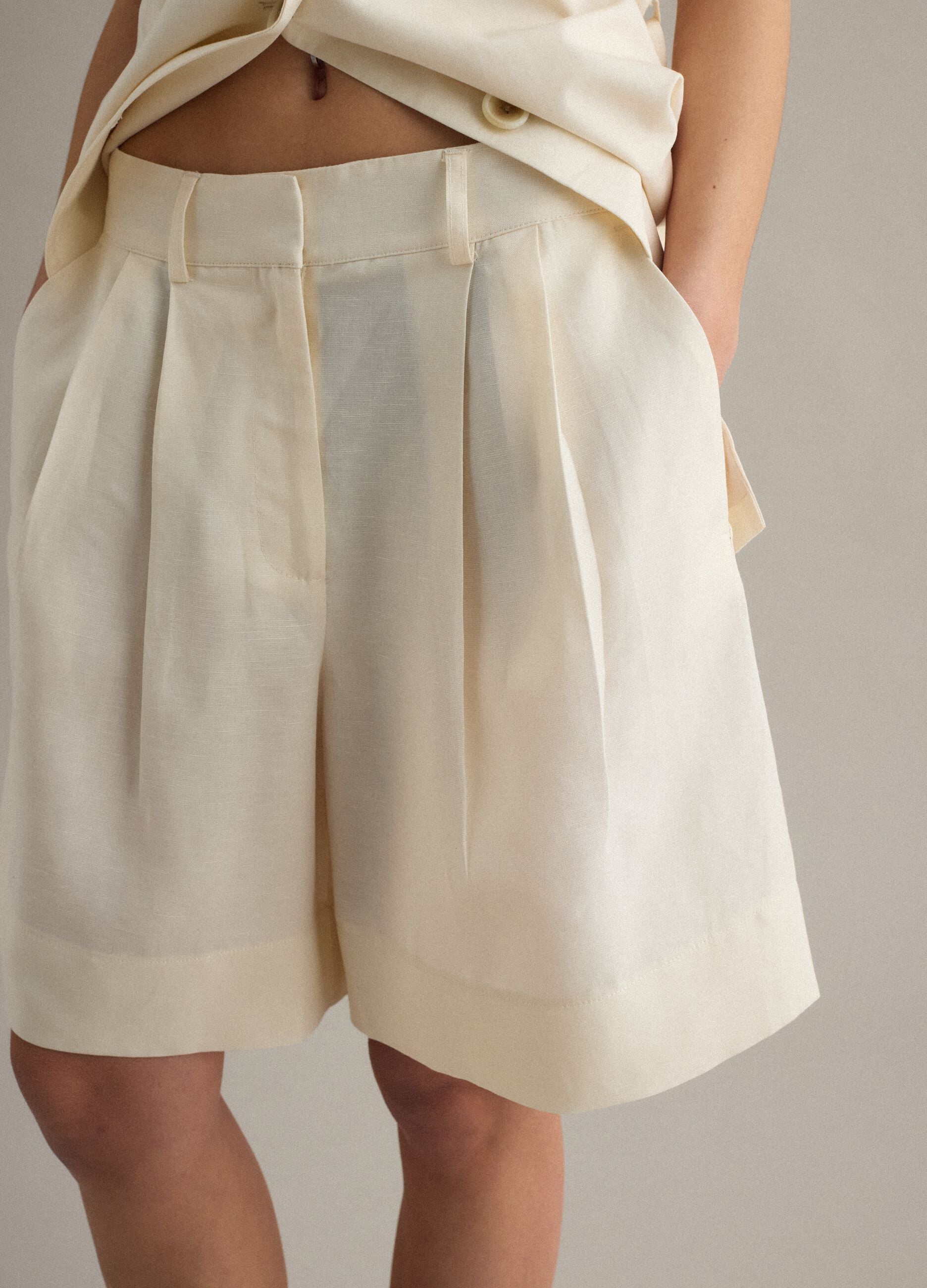 Beige Regular Fit Lyocell and Linen Blend Shorts
