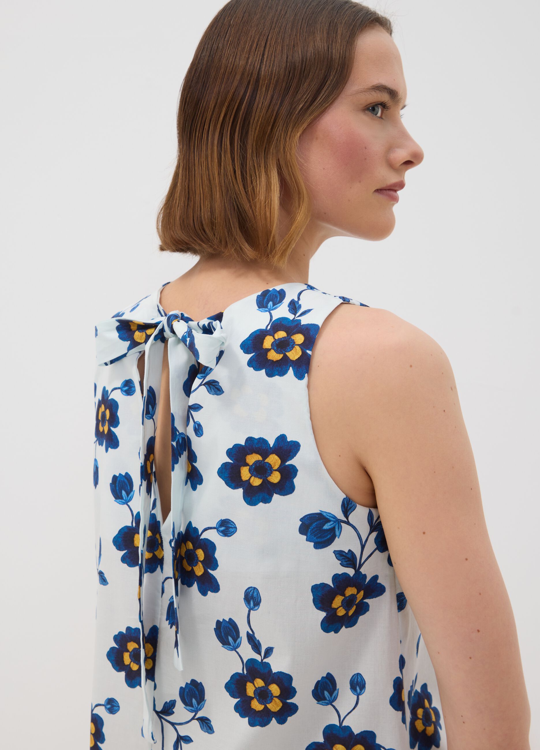 White stretch cotton dress with floral print, regular fit