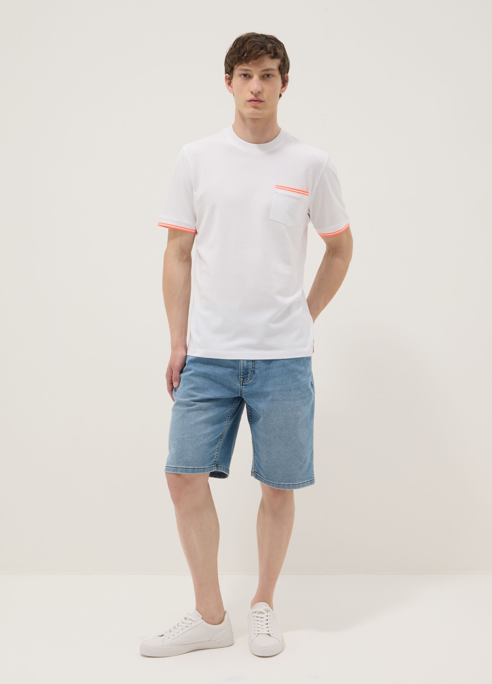 White stretch cotton T-shirt with chest pocket