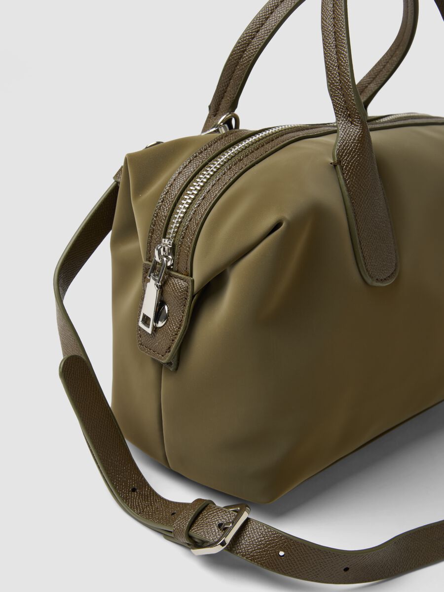 Green handbag with adjustable shoulder strap_1