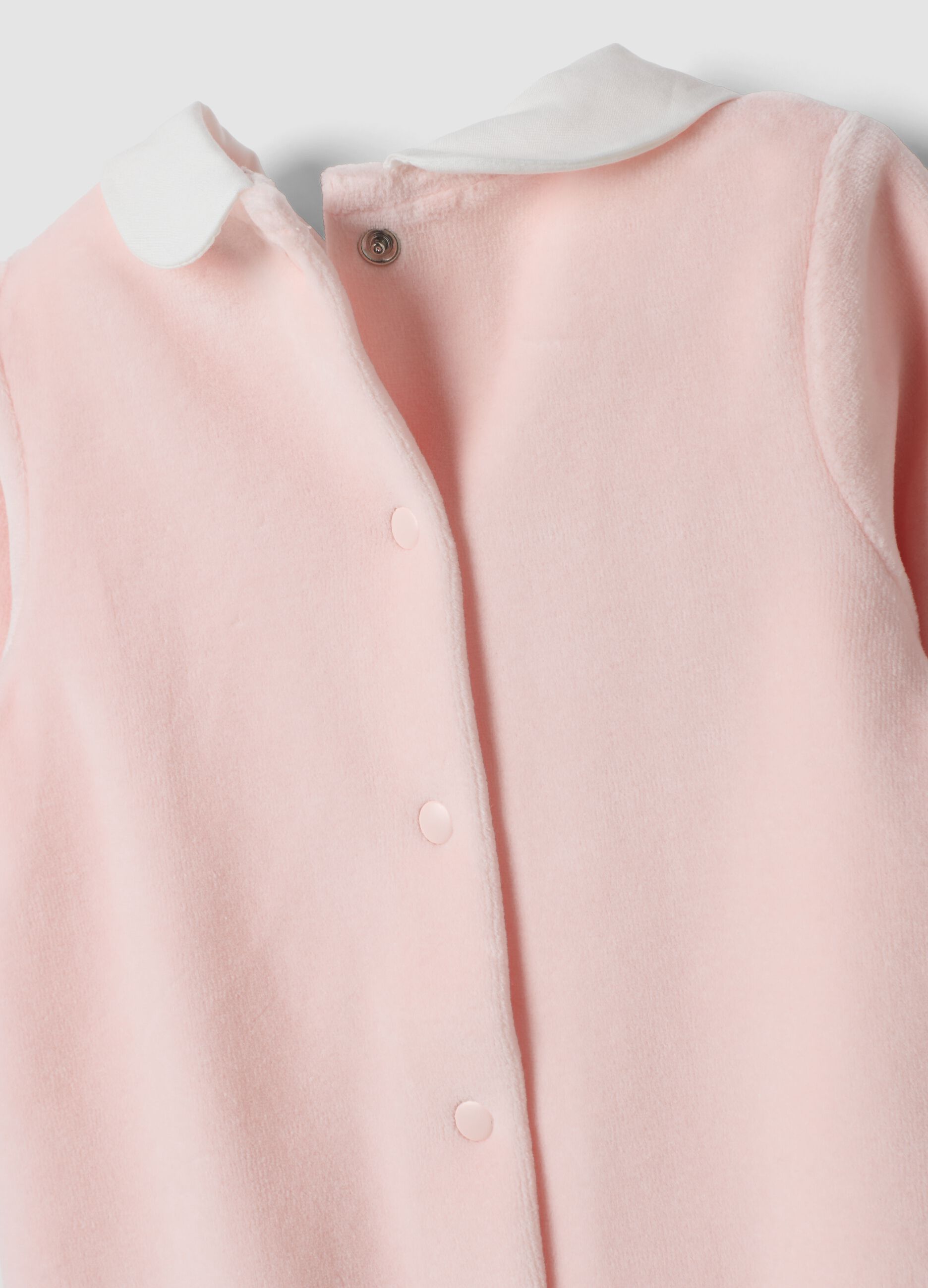 Pink organic cotton-blend baby sleepsuit with white collar