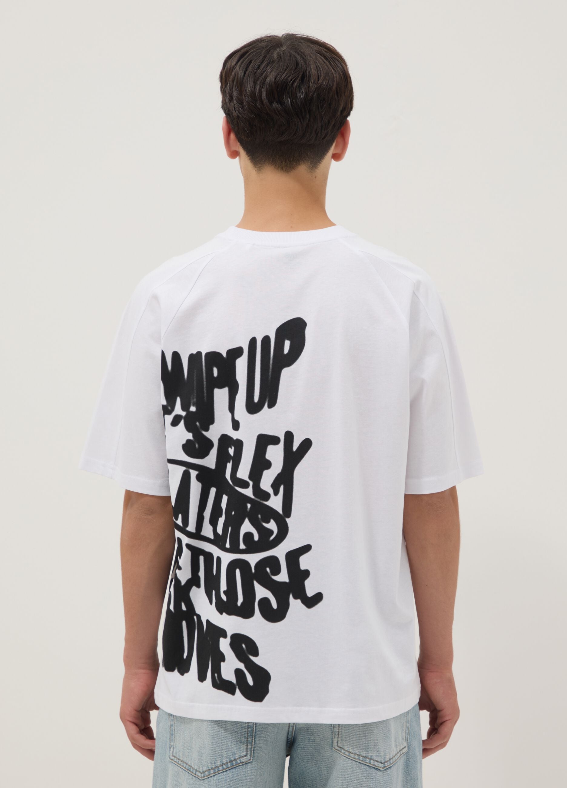 Boys&rsquo; white 100% cotton oversized T-shirt with print