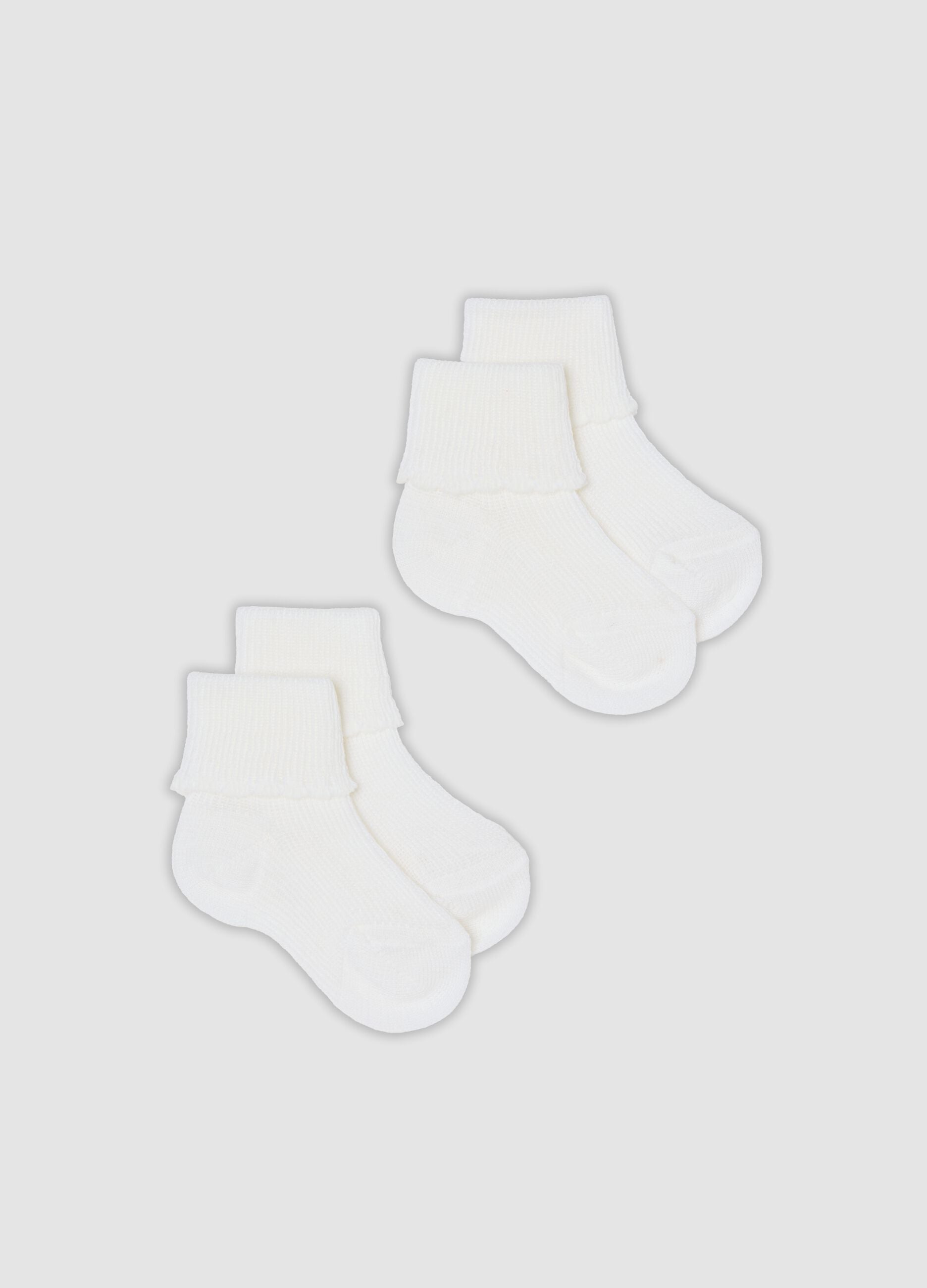2-pack of short white wool-blend socks for newborns